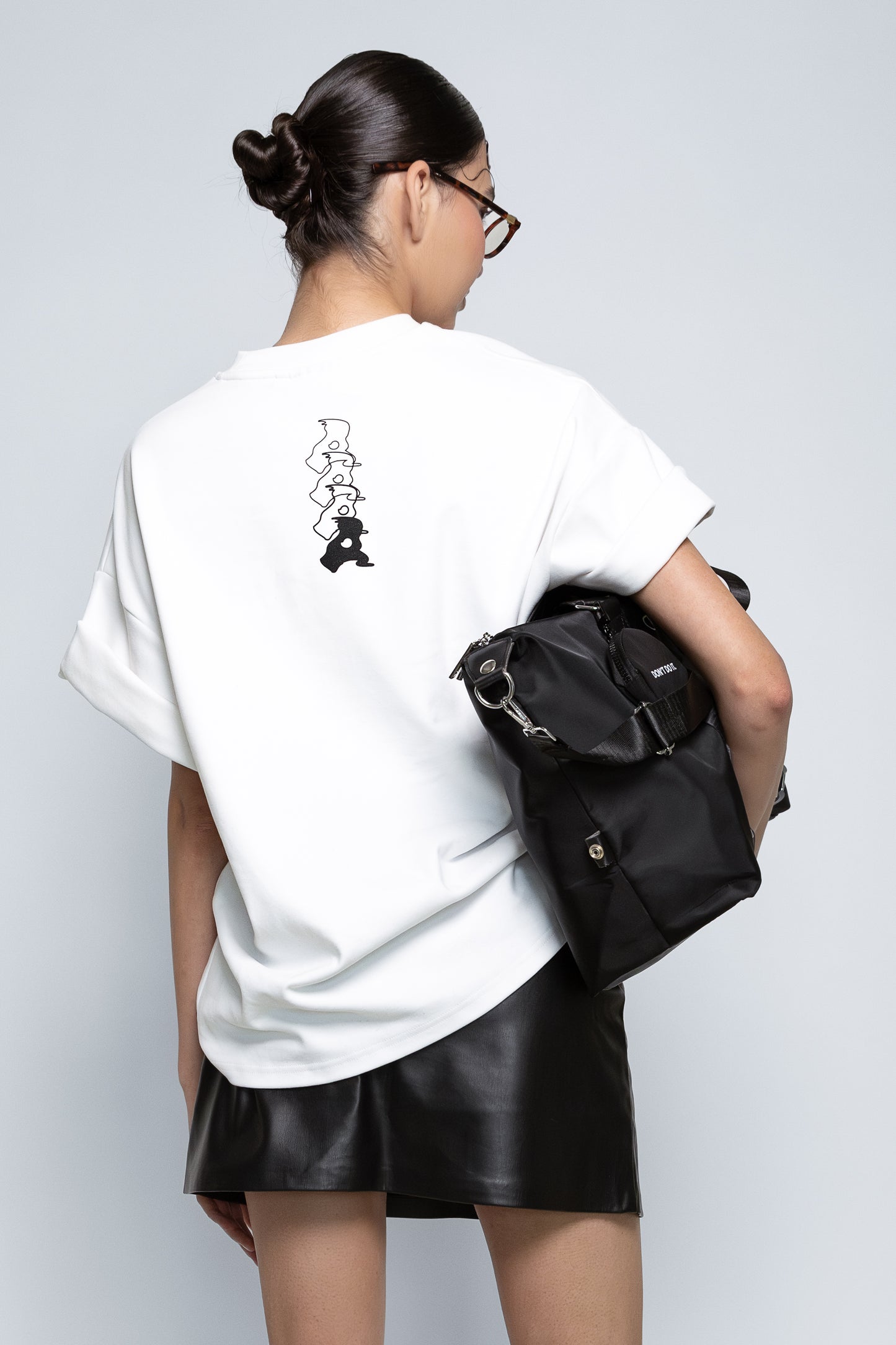 D.N.A Oversize Tričko CHAOS IDENTITY FRONT